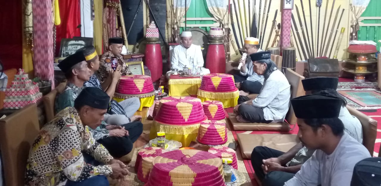 FORUM PENJAGA NYALA ADAT DI BALLA LOMPOA BERSAMA KARAENG MARUSU
