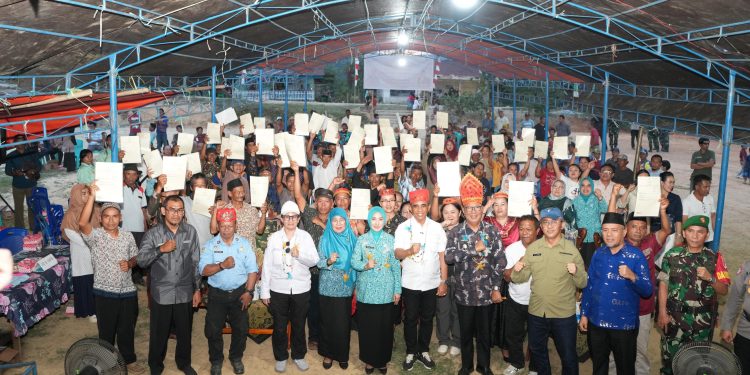 12 Tahun Menanti, Warga Transmigrasi Madoro Akhirnya Kantongi Sertipikat
