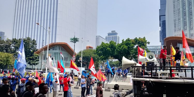PERINGATI HARI TANI NASIONAL GABUNGAN BURUH, MAHASISWA DAN TANI TURUN KE JALAN