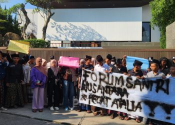 GELIAT PROTES SANTRI MELUAS, UCAPAN ATALIA PRARATYA TUAI KRITIK TAJAM