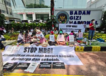 SUARA IBU INDONESIA GERUDUK KANTOR BADAN GIZI NASIONAL, TUNTUT PROGRAM MBG DIHENTIKAN