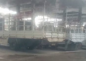 MODUS EKSPEDISI, TRUK RAKITAN 1000 LITER BELI SOLAR BERSUBSIDI BERULANG DI SPBU KASWARRANG DAN TAMBUA