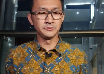 DUA ANGGOTA DPR RI DITETAPKAN TERSANGKA OLEH KPK TERKAIT KASUS GRATIFIKASI CSR BI DAN OJK