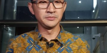 DUA ANGGOTA DPR RI DITETAPKAN TERSANGKA OLEH KPK TERKAIT KASUS GRATIFIKASI CSR BI DAN OJK