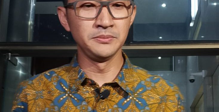 DUA ANGGOTA DPR RI DITETAPKAN TERSANGKA OLEH KPK TERKAIT KASUS GRATIFIKASI CSR BI DAN OJK