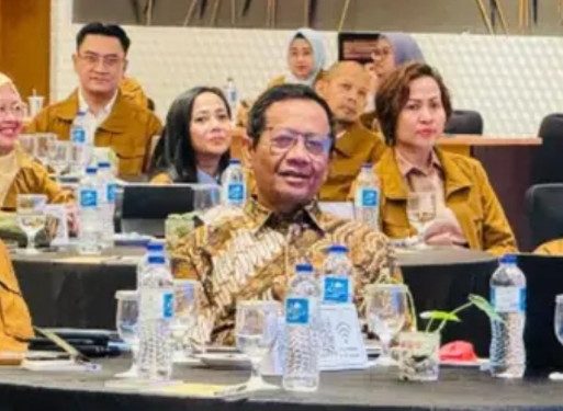 MAHFUD MD LEDAKKAN “BOM” POLITIK: USUL PANGILMA TNI DAN KAPOLRI LANGSUNG DITUNJUK PRESIDEN