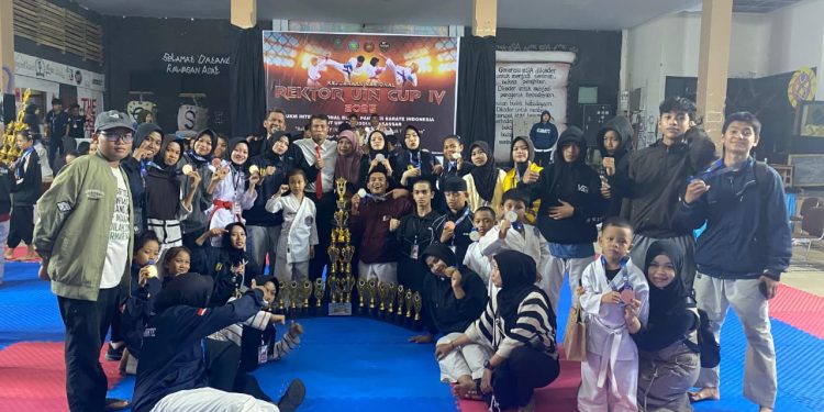 UNIT MAROS RAIH JUARA UMUM III KEJUARAAN NASIONAL BLACK PANTHER KARATE INDONESIA UIN CUP IV 2025