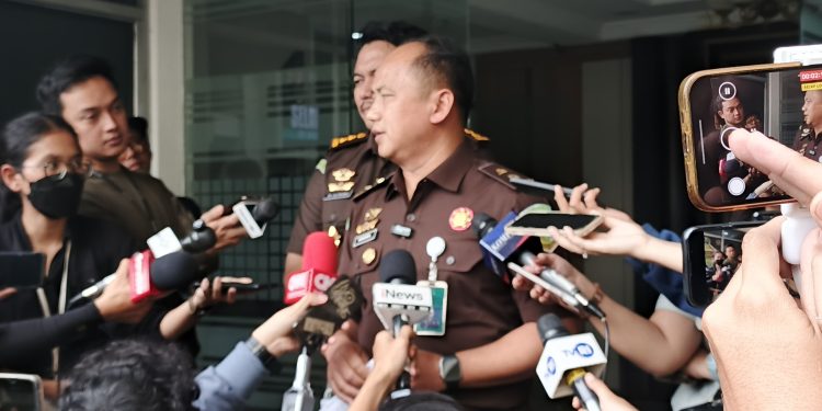 KEJAKSAAN AGUNG PERIKSA JAKSA TERDUGA TERLIBAT SUAP DI BANTEN