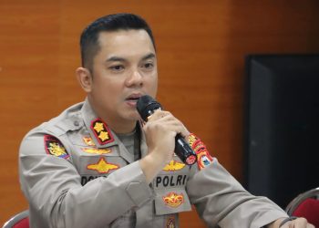 KAPOLRES MAROS AJAK WARGA SAMBUT NATAL DAN TAHUN BARU DENGAN KESEDERHANAAN DAN KEPEDULIAN