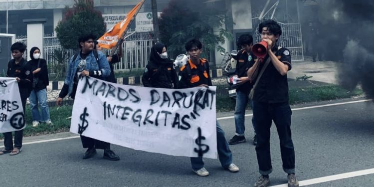 HPPMI MAROS KOMISARIAT UNM GELAR AKSI DI TIGA TITIK, DESAK PENUNTASAN KASUS MAFIA SOLAR