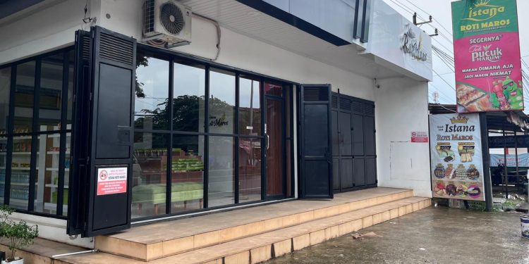 ISTANA ROTI MAROS, LEGENDARI SEJAK 1989 TETAP JADI BURUAN WISATAWAN