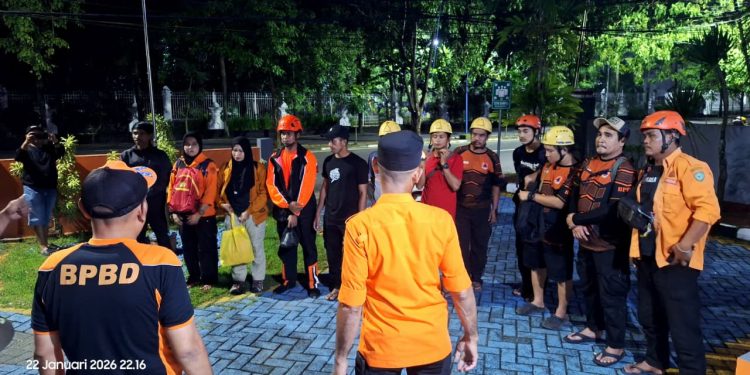 CUACA EKSTREM MEMAKSA BPBD MAROS BAGI PERSONEL, PENCARIAN PESAWAT ATR TETAP BERJALAN