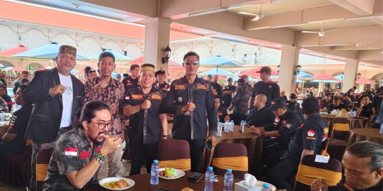 KEPALA DESA TUPPABIRING HADIRI ANNIVERSARY KE-22 KIWAL GARUDA HITAM DI MAROS