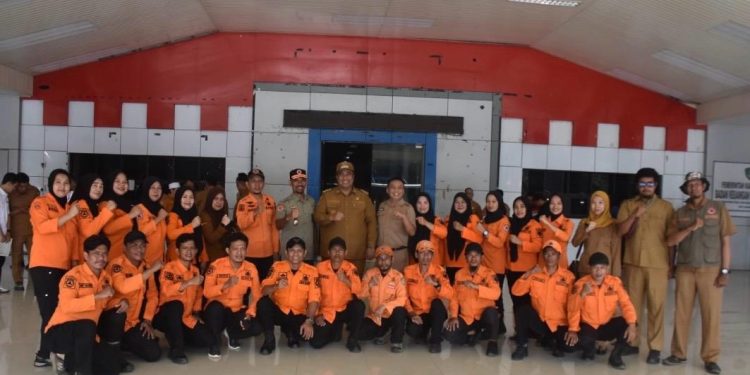 PEMKAB MAROS BERIKAN PENGHARGAAN KEPADA TRC BPBD DAN SAR GABUNGAN ATAS EVAKUASI ATR 42-500