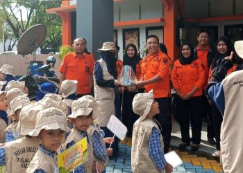 MURID TK ISLAM KHADIJAH MAROS IKUTI EDUKASI KEBENCANAAN DI KANTOR BPBD