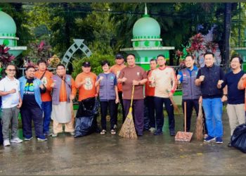 JELANG RAMADAN 1447 H, BUPATI MAROS PIMPIN AKSI BERSIH-BERSIH MASJID AGUNG AL-MARKAZ