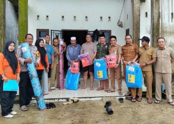 PUTING BELIUNG TERJANG DESA MINASA BAJI, PEMDES SALURKAN BANTUAN LOGISTIK KE WARGA TERDAMPAK