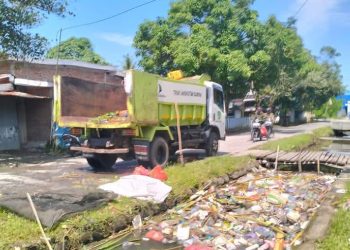 SAMPAH MENUMPUK PASCA LEBARAN, DLH MAROS KERAHKAN 416 PETUGAS DAN 17 TRUK, TARGET NORMAL PEKAN DEPAN