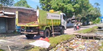 SAMPAH MENUMPUK PASCA LEBARAN, DLH MAROS KERAHKAN 416 PETUGAS DAN 17 TRUK, TARGET NORMAL PEKAN DEPAN
