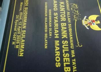 GUBERNUR SULSEL TOLAK TANDATANGANI PLAKAT PERESMIAN BANK SULSELBAR SYARIAH MAROS
