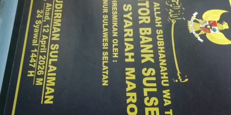 GUBERNUR SULSEL TOLAK TANDATANGANI PLAKAT PERESMIAN BANK SULSELBAR SYARIAH MAROS