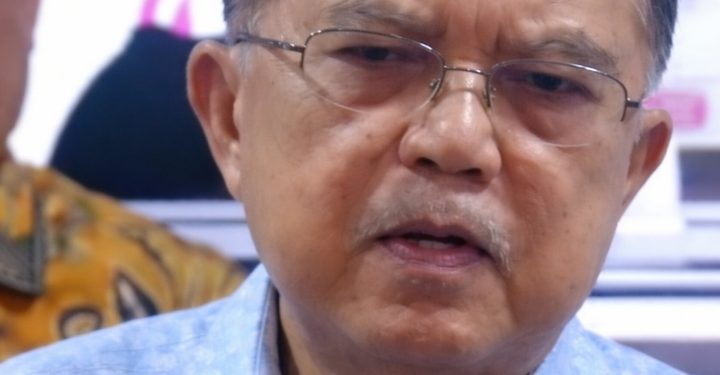 JK MINTA IJAZAH ASLI DITUNJUKKAN, TEGASKAN TAK TERLIBAT ISU SERANGAN KE JOKOWI