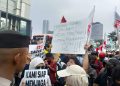 RIBUAN MAHASISWA TURUN KE JALAN, 4.151 PERSONEL TNI-POLRI DISIAGAKAN AMANKAN AKSI “MENUJU INDONESIA BANGKRUT”
