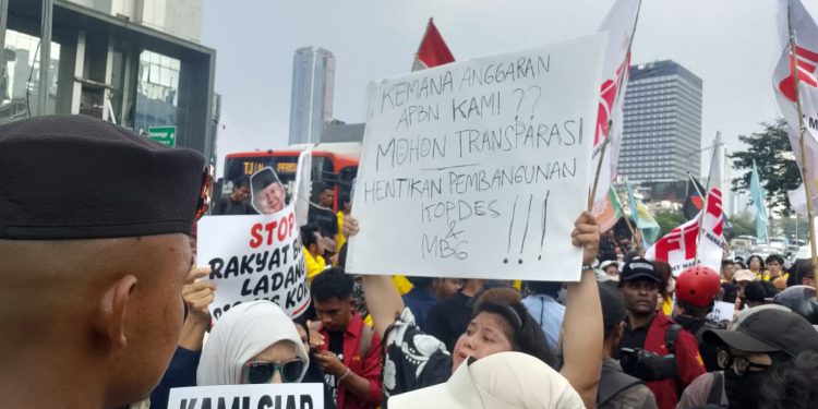 RIBUAN MAHASISWA TURUN KE JALAN, 4.151 PERSONEL TNI-POLRI DISIAGAKAN AMANKAN AKSI “MENUJU INDONESIA BANGKRUT”