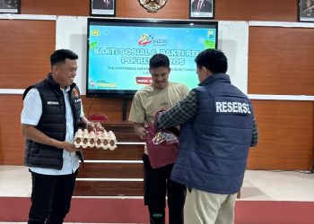 HADIR DENGAN AKSI NYATA, SATRESKRIM POLRES MAROS BERBAGI SEMBAKO UNTUK WARGA