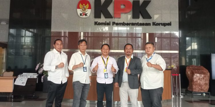 BUPATI GOWA DILAPORKAN KE KPK, DUGAAN FEE PROYEK SERAGAM SEKOLAH RP15 MILIAR