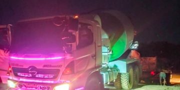 SIAPA KASI IZIN TRUK 28 TON MELINTAS, DI JALAN MAROS-TOMPOBULU