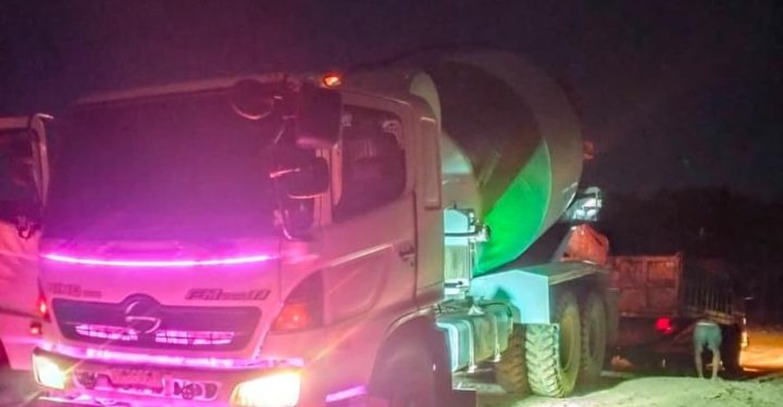 SIAPA KASI IZIN TRUK 28 TON MELINTAS, DI JALAN MAROS-TOMPOBULU