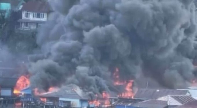 Ratusan Rumah Dilalap Api di Permukiman Palopo Jayapura, Warga Berhamburan Selamatkan Diri