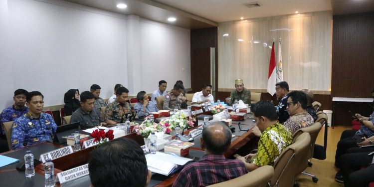 RESES SENATOR WARIS HALID SOROTI KENDALA TRANSPORTASI DAN KESIAPSIAGAAN BENCANA SULSEL