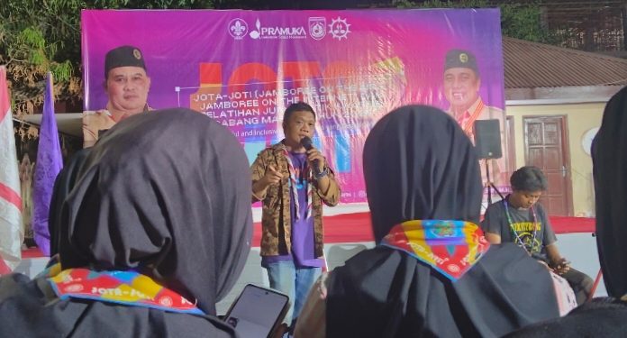 TINGKATKAN KREATIVITAS ANGGOTA, JOTA-JOTI KWARCAB MAROS GELAR PELATIHAN JURNALISTIK DAN REPORTASE